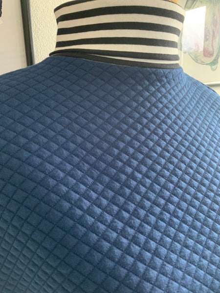 OUTLET - TEEN - Poncholito bluse i quiltet stof - Marine blå