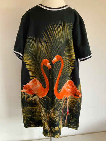 OUTLET - T-shirt kjole med flamingoer str. 128