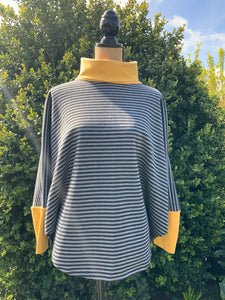 Poncholito bluse i stribet strik str. L
