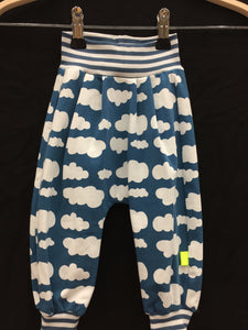 Outlet - Baggybukser med skyer str. 80 og 98