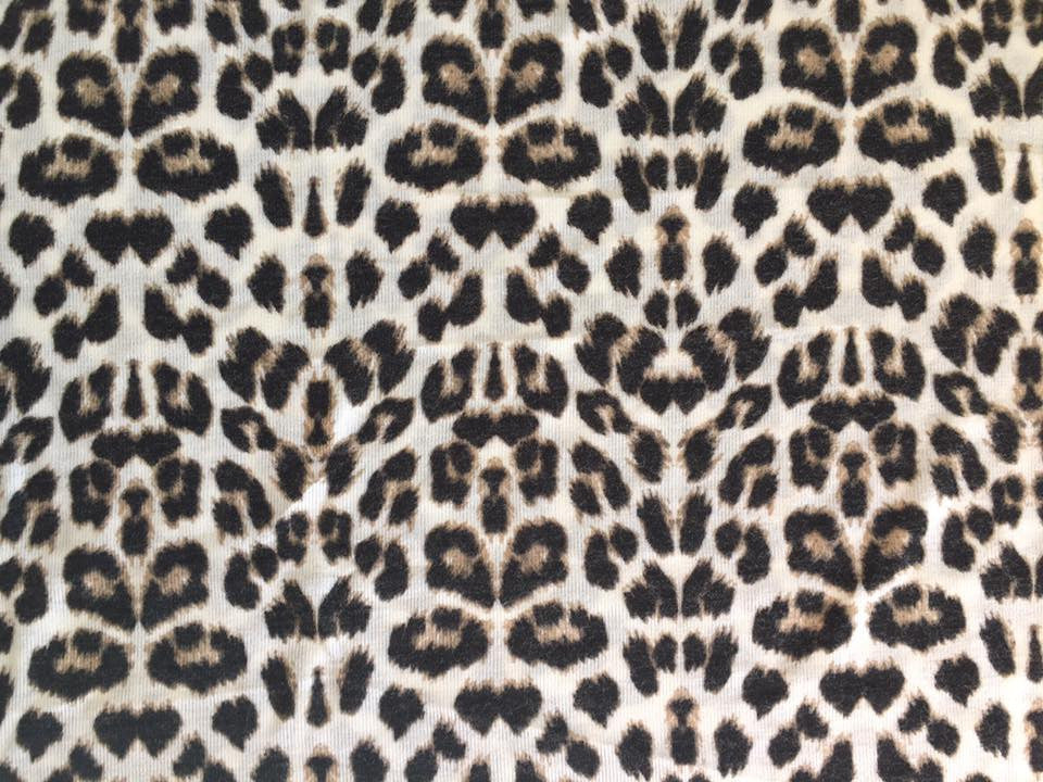 Let strik med leopard mønster / Beige